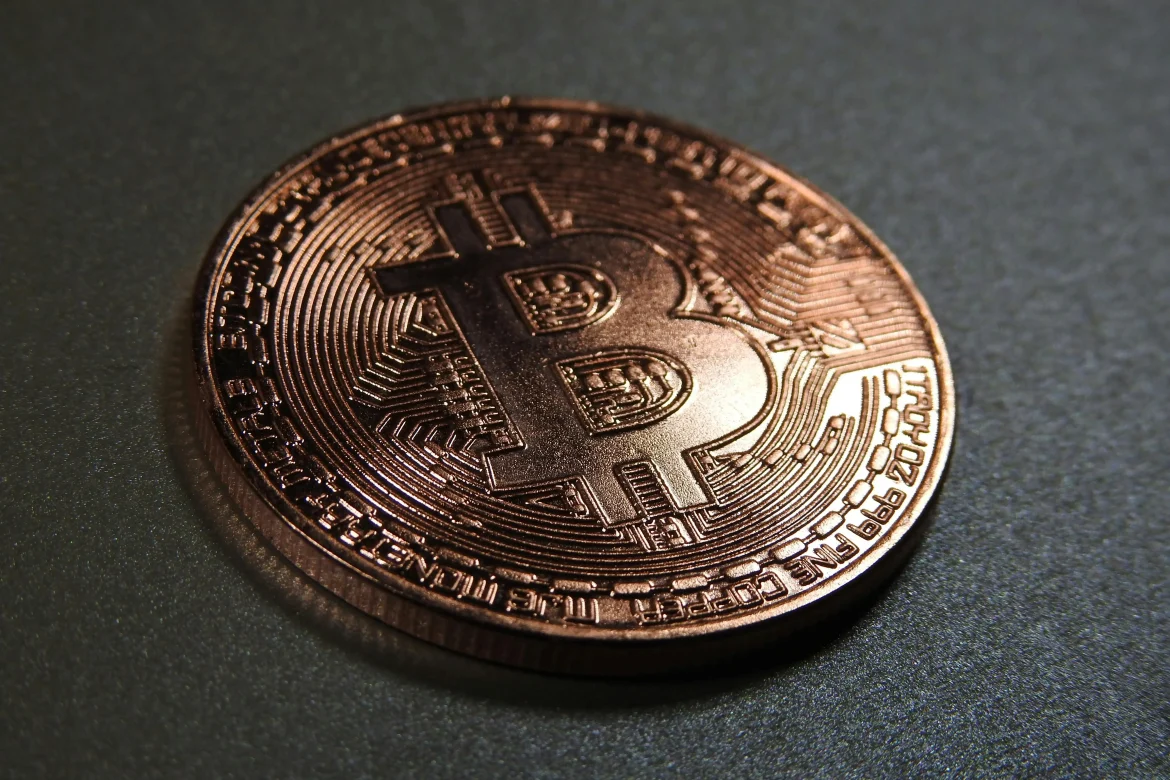 Bitcoin ETFs Lose Nearly Half A Billion Dollars As Fear Returns To Crypto