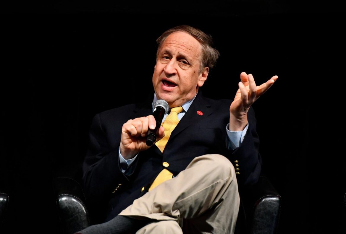 AMC CEO tells Robinhood to stop issuing stock token as industry executives weigh in